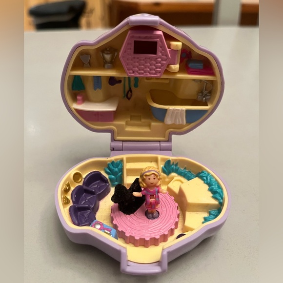 1993 - Polly Pocket Dazzling Dog Show - Pet Parade Collection - Picture 1 of 3